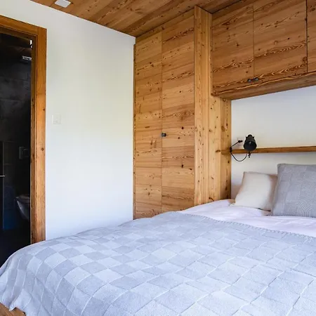 Chalet Authentic Swiss Nesoya Jacuzzi Sauna