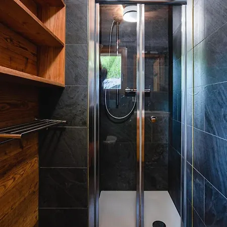 Authentic Swiss Nesoya Jacuzzi Sauna Horská chata *