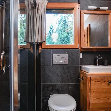 Authentic Swiss Nesoya Jacuzzi Sauna Domek alpejski
