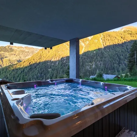 Authentic Swiss Nesoya Jacuzzi Sauna Horská chata Riddes