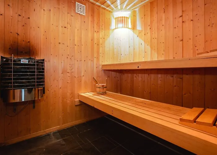 Authentic Swiss Nesoya Jacuzzi Sauna Σαλέ Riddes